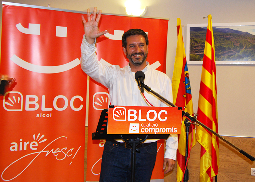 Que lluny queda aquella mà, veritat?