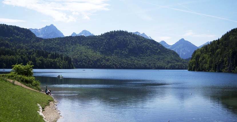 Vista de l'Alpsee amb les muntanyes de fons